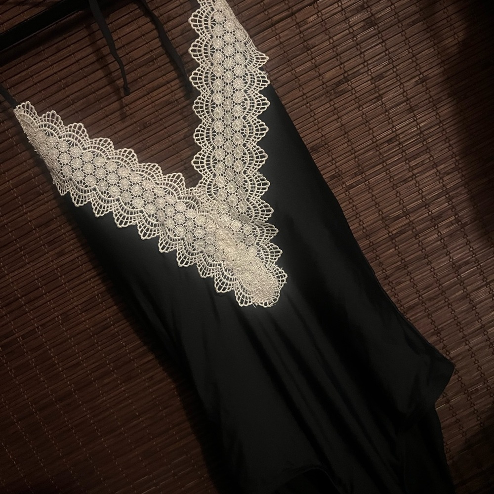 Small Elegant Black Lace Trim Bathing Suit